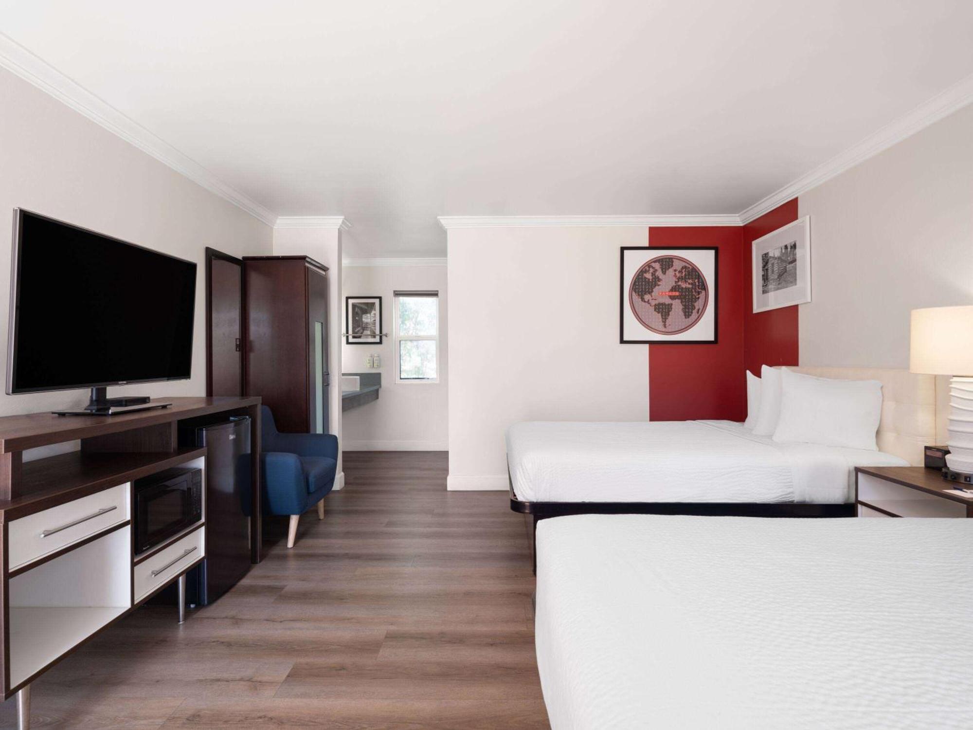 Ramada By Wyndham San Diego Poway Miramar Exterior foto