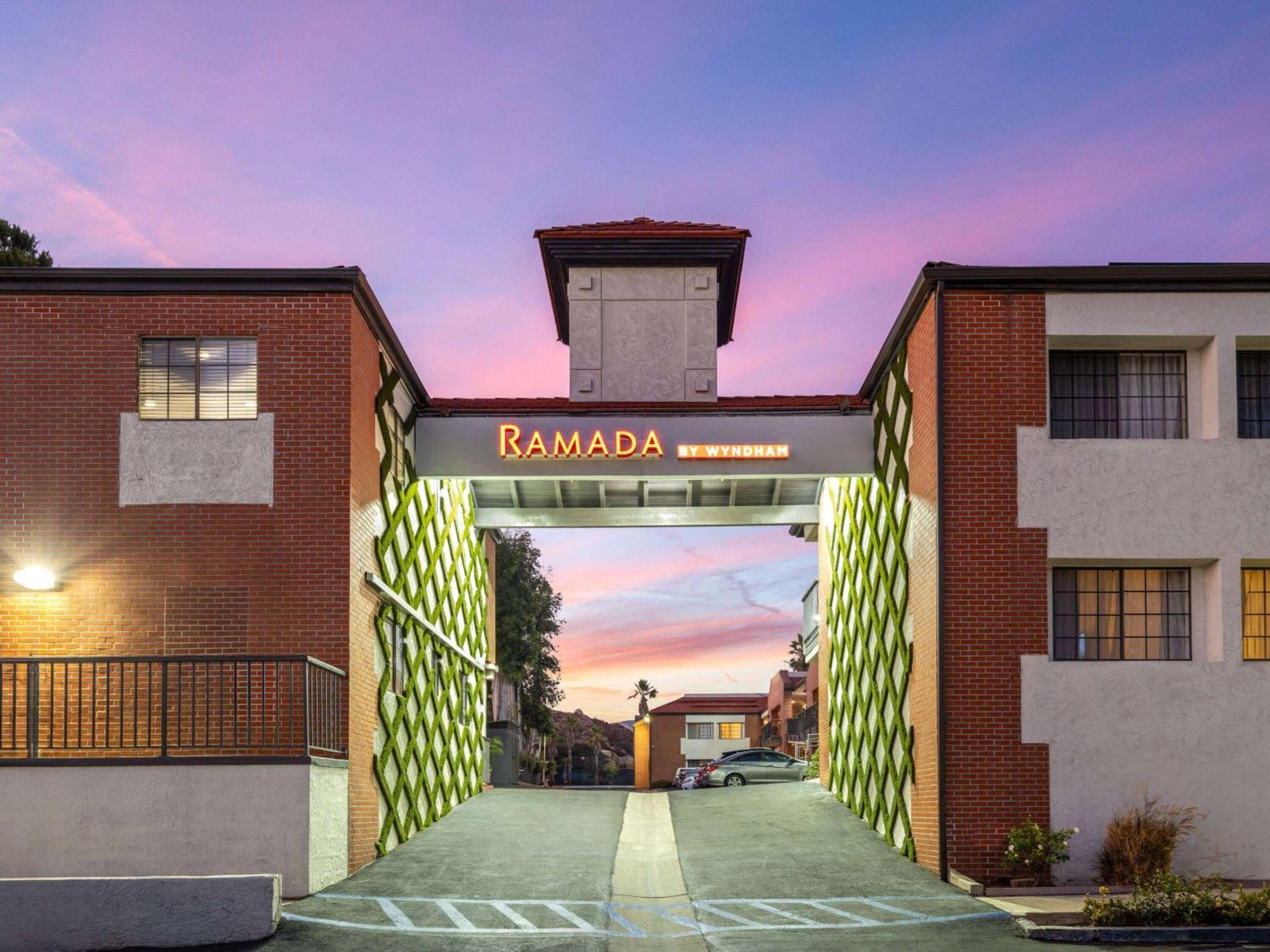 Ramada By Wyndham San Diego Poway Miramar Exterior foto