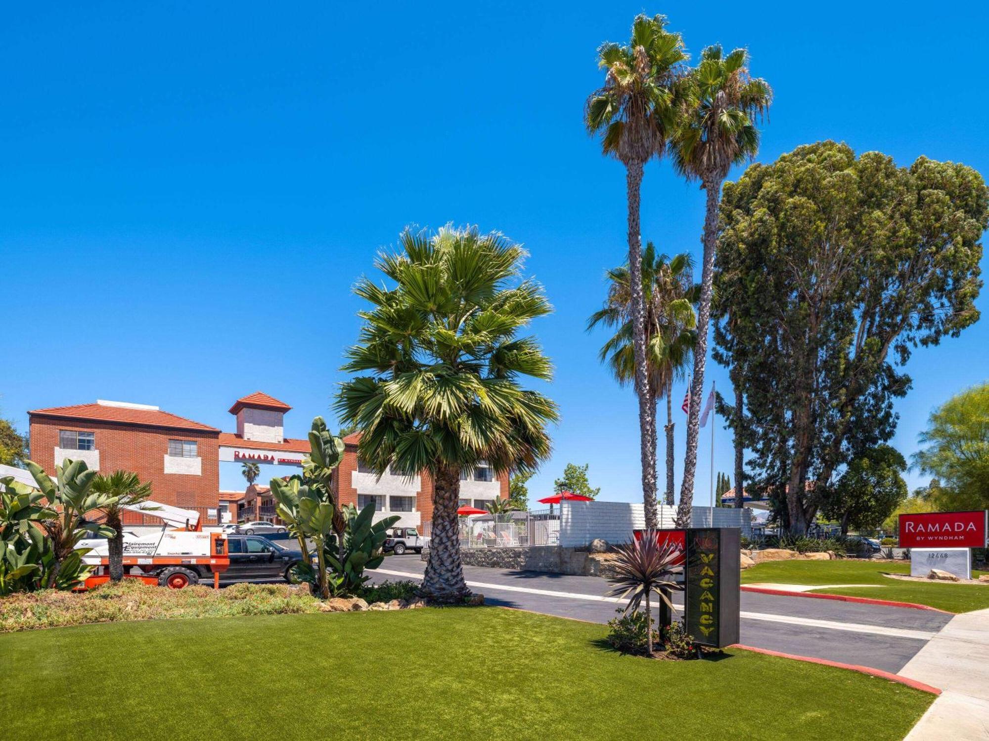 Ramada By Wyndham San Diego Poway Miramar Exterior foto